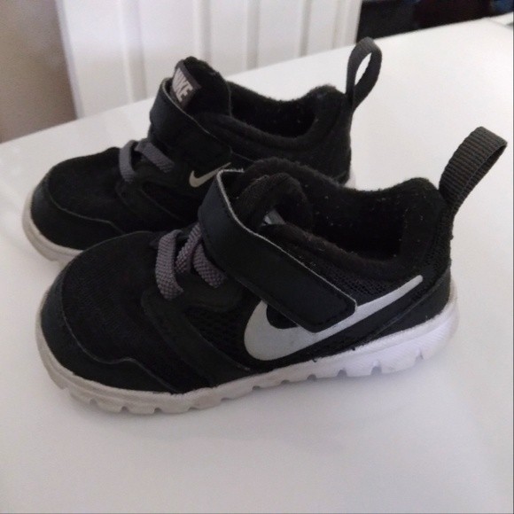 Nike baby tennis she's size 6C - Picture 1 of 6